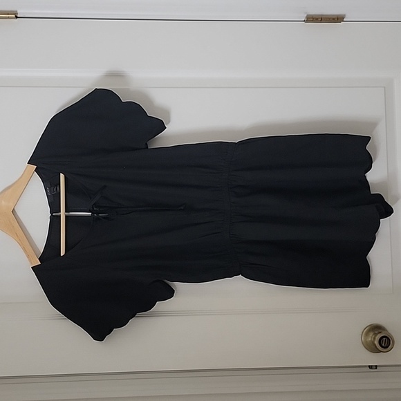 J. Crew Size XXS Black Scalloped Trim Shorts Romper, Linen Blend, Exc. Used Cond - Picture 1 of 13